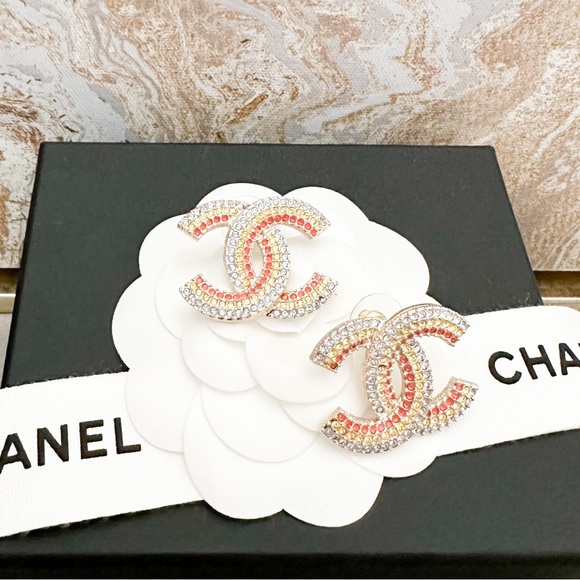 In Stores! Chanel 23C Large CC Gold Tone Blue Yellow Pink Crystal Earring - Picture 2 of 12